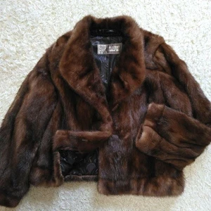 Saga Nerz Echt Pelz Mantel TP DOTHILIEN Collaboration Farbe Braun Größe Free Size - Bild 1 von 24