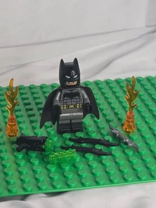 LEGO Batman Minifigur-grauer Anzug mit goldenem Gürtel-Sh0218 2016 - Bild 1 von 5