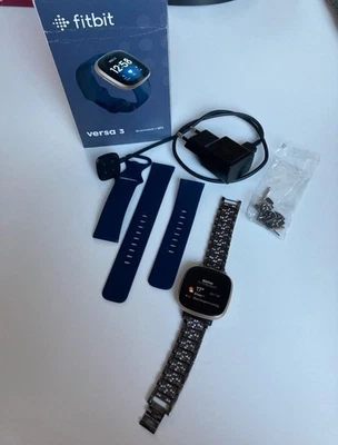 Fitbit Versa 3 Smartwatch Fitnesstracker GPS - Bild 1 von 4