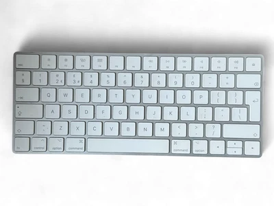 Apple Magic Keyboard A1644 | Kabellose Bluetooth Tastatur | QWERTY Englisch | Al - Bild 1 von 3