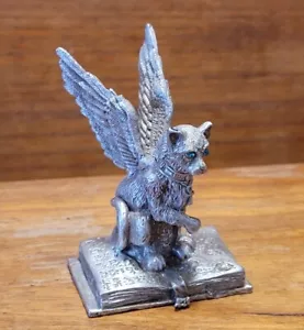 Vintage 1994 Gallo Ridolfi Pewter Winged Cat On Spell Book with Crystals 8261 - Picture 1 of 12