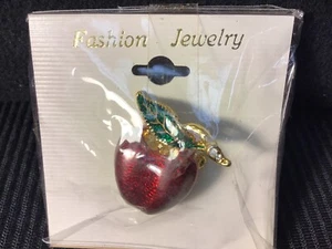 BROSCHEN-NADEL goldfarben mit rotem APFEL 🍎 KLAR Rheinstein AUF BLATT Modeschmuck - Bild 1 von 6
