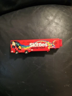 Hot Wheels Skittles Racing Team Transporter 1997 solo - plástico 4,5 pulgadas de largo Foto 1 de 4