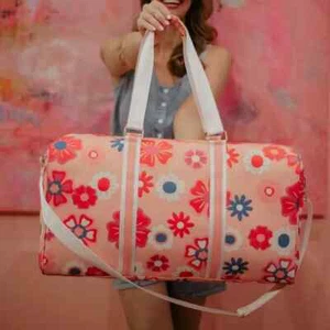 KATYDID FLOWER POWER WEEKENDER BAG-NEW SPRING BAG FOR 2023! SO CUTE!!!! - Picture 1 of 1