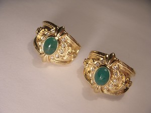 Etrusker 14K Gelbgold Diamant Cabochon Smaragd Huggie Ohrringe