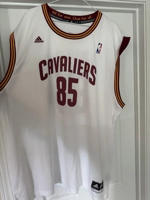 阿迪达斯克利夫兰骑士队戴维斯男爵 #85 NBA 篮球球衣。 2XL。 罕见! — 第 1/4 张图片