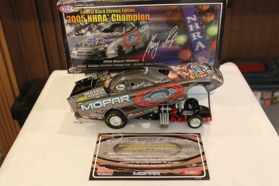 Gary Scelzi 2005 Mopar Oakley NHRA 1/24 Funny Car Champion negro cromo  Foto 1 de 1