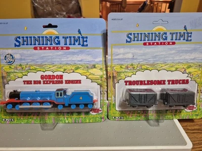 Lote de 2 camiones Gordon & Troublesome 1991 ERTL NUEVO EN PAQUETE Shining Time Station Thomas Foto 1 de 4