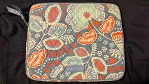 Vera Bradley Nomadic Floral Laptop Tablet Sleeve - Afbeelding 1 van 3