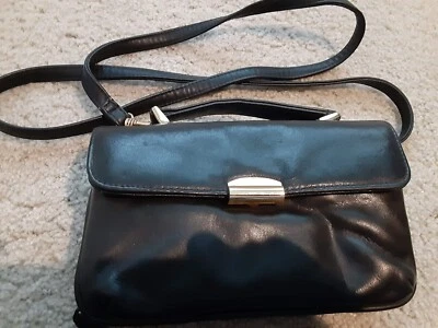 Сумочка Pocketbook St John's Bay черная - плечевой ремень - верхняя ручка - защелкивающаяся - Изображение 1 из 4