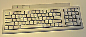Vintage Apple Macintosh ADB Keyboard II M0487 -- Working!