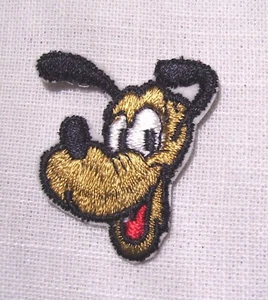 ÉCUSSON PATCH BRODÉ thermocollant - PETITE TÊTE CHIEN PLUTO ** 4 x 4,5 cm ** - Picture 1 of 1