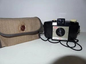 VINTAGE KODAK BROWNIE 127 KAMERA in sehr gutem Zustand - Bild 1 von 1