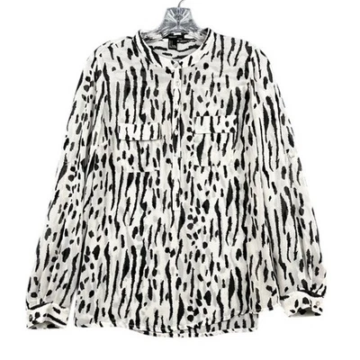 Blusa Forever 21 para mujer talla pequeña blanca y negra con botones manga larga Foto 1 de 4