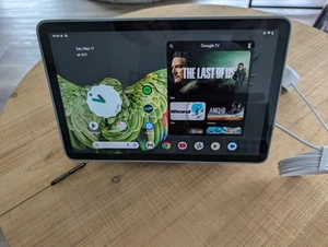 Google Pixel Tablet Bundle w/ dock & OEM Stand Case Hazel Gray Excellent Con - Afbeelding 1 van 5