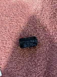✅OEM Frigidaire 5304440026 Microwave Micro Door Relay Switch 5304467694 - Picture 1 of 2