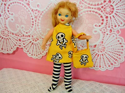 Vestido/bolso/medias calavera huesos cruzados amarillos ropa muñeca Tutti Foto 1 de 2