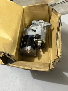 NEW OE DENSO 428000-8690 STARTER - Picture 1 of 9