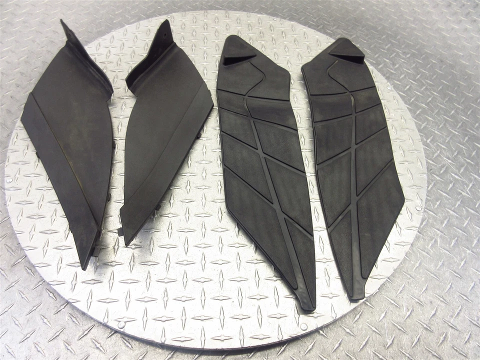 2004 01-04 Aprilia Atlantic 500CC Scooter Izquierdo Derecho Piso Cubierta Panel Borde Foto 1 de 4