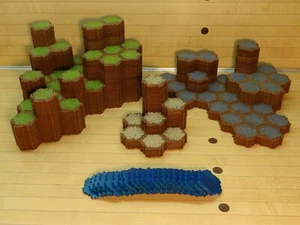 Heroscape Terrain Lot - 359 Hexes - Grass Rock Sand SPARKLY Water - Battlefield - Bild 1 von 1