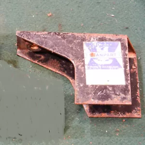 Soporte de montaje de radiador OEM, mano derecha, para Triumph TR4A TR250 NOS - Imagen 1 de 1