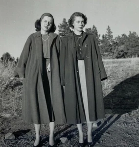 Two Pretty Women With Long Coats On Shoulders B&W Photograph 2.5 x 2.5 - Picture 1 of 3
