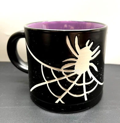 Черная фиолетовая травленая кофейная кружка-паук паутина глобальный дизайн соединения керамика - Изображение 1 из 4
