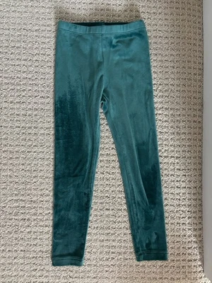 Leggings de terciopelo Tea Collection talla 6, verde aguja de alfiler nuevos sin etiquetas Foto 1 de 3