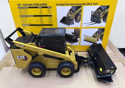 1:16 DM CAT272D3 SKID STEER LOADER &4 WORK TOOLS Machine Equipment Diecast Model - Image 1 of 4