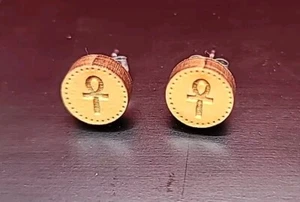 Small wooden stud earrings engraved and hand painted Africa - Picture 1 of 4
