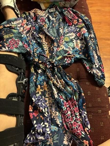 NWT FLORAL BELTED ROBE MEDIUM - Picture 1 of 8