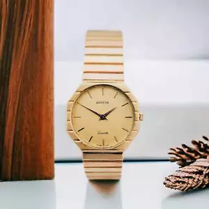 Unisex Geneve 32mm Vintage 14K Gold Wristwatch with Gold Dial & Fluted Bezel. - Picture 1 of 24