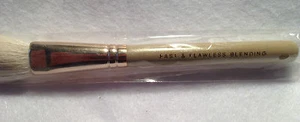 Bare Minerals Fast & Flawless Blending Blush Brush - Picture 1 of 1