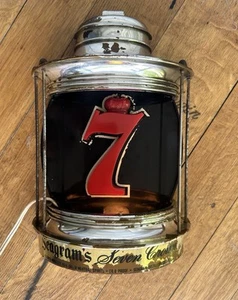 Applique vintage Seagram 7 corone illuminate.. Funzionante - Foto 1 di 8