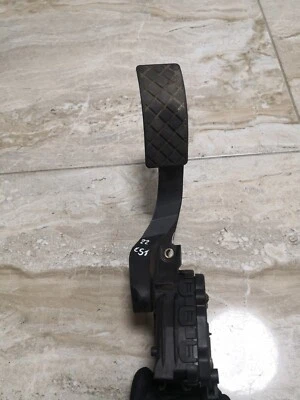 Volkswagen Passat B5 1999 1.9/Accelerator throttle pedal/8D1721523/6PV00777007 Foto 1 de 4