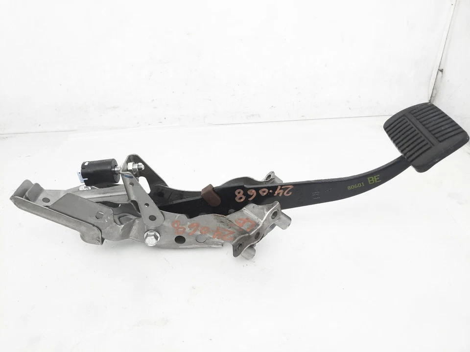 Pedal de freno Subaru Crosstrek 2018-2020 con montaje de soporte - 905200018 Foto 1 de 4