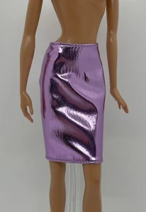 Barbie Hecha para Moverse Looks Modelo #20 Muñeca Conjunto Brillante Imitación Cuero Midi Falda - Imagen 1 de 7