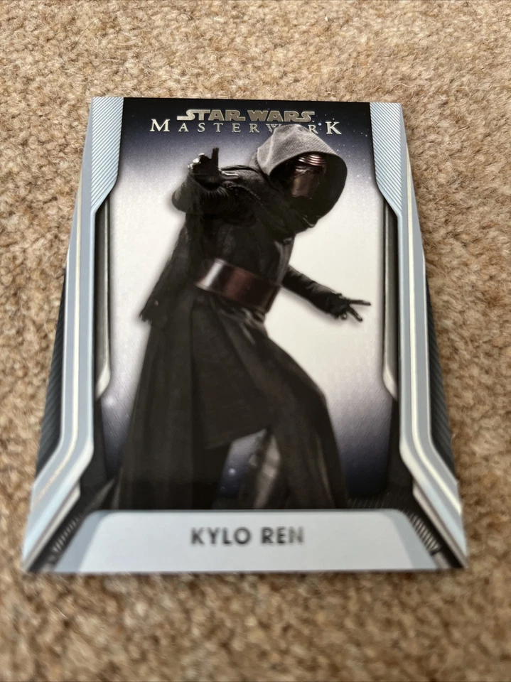 2021 Star Wars Masterwork: Base card #64 Kylo Ren - Image 1 of 1