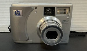 HP PhotoSmart 735 Digital Camera Compact 3.2 MP 15x Optical Zoom Pentax - Picture 1 of 8