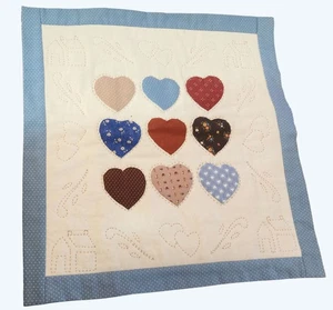 Handgefertigtes Tischset Herzmuster gesteppt Deko Textilkunst - Bild 1 von 2