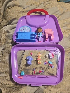 [Just Play] Doc McStuffins On The Go Lambie Spielset - - Bild 1 von 5