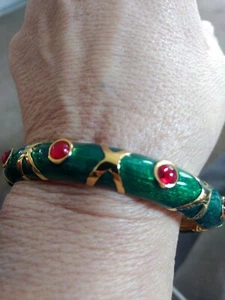 Kenneth Lane Green Red cabochon bracelet - Picture 1 of 4