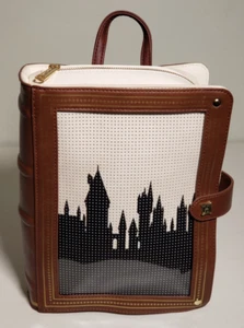 Loungefly Harry Potter Schloss Hogwarts Pin Sammler Buch Rucksack - Bild 1 von 13