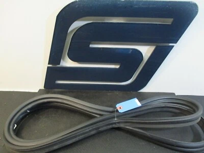 Mazda 3 I 2012 PE-VPS OEM sello de maletero trasero de fábrica goma (solo sedán) Foto 1 de 4