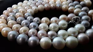 Collana di perle d'acqua dolce multicolore lunga 34", filo 94 perle, 8,4 -9,9 mm - Foto 1 di 10