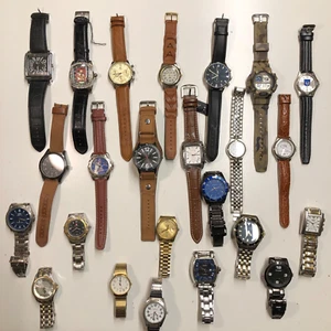 Approx 24 Assorted Mens Watches Untested Vintage New Parts Repair Good - Picture 1 of 11