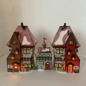 Dept 56 North Pole 56359 North Pole Dolls & Santa's Bear Works Lighted Building - Picture 1 of 14