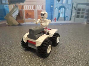 Lego MINI FIGURES SKELETON AND ATV OFF ROAD VEICLE - Picture 1 of 6