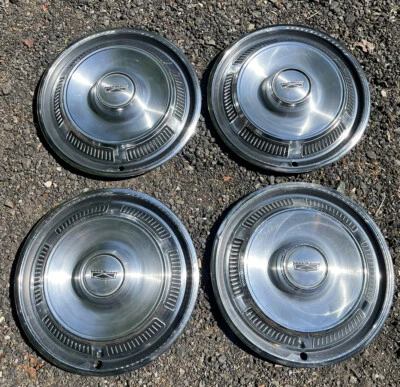 Ford Fairlane 1969-71 Falcon Torino 14" cubiertas de rueda juego de 4 tapacubos vintage Foto 1 de 4