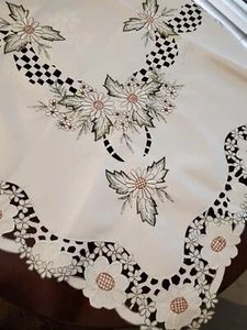 Daisy Embroidery White Cutwork & Color Polyester Tablecloth Topper Flower 33 sq. - Picture 1 of 18